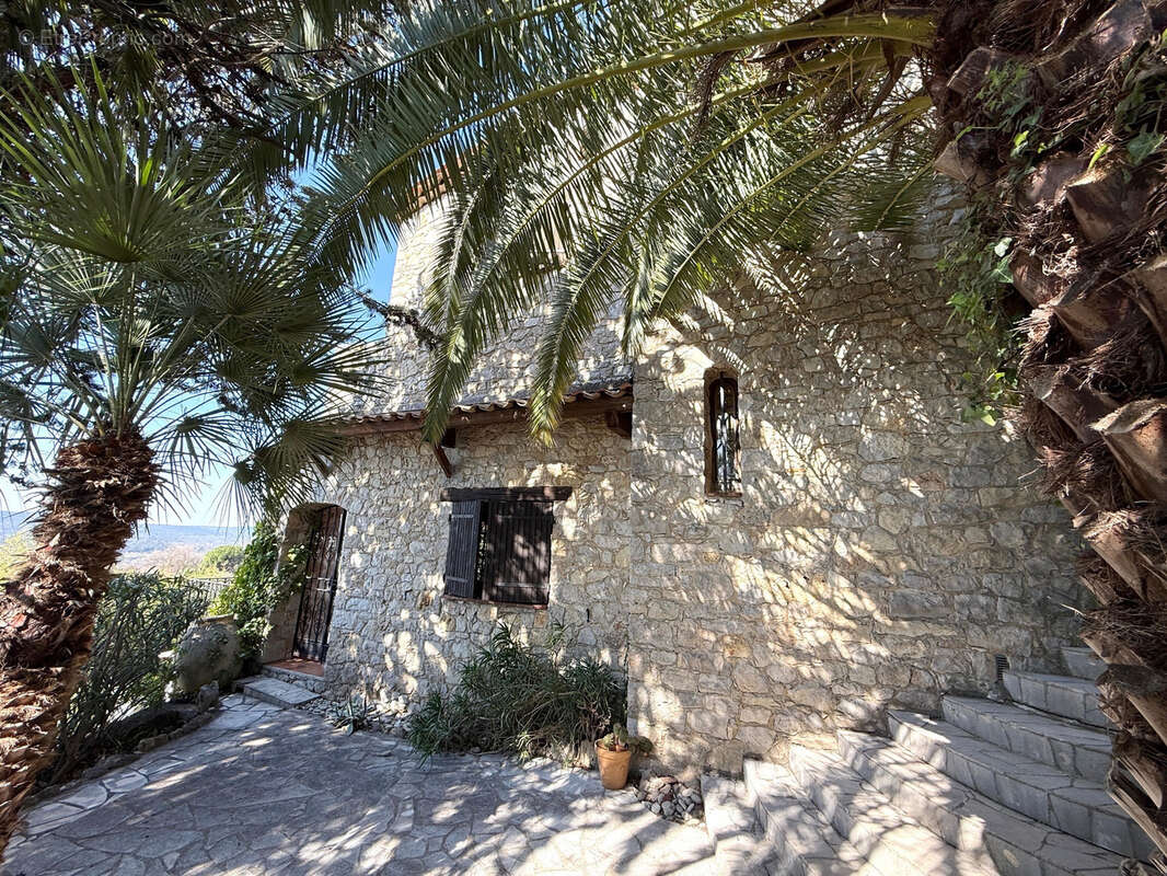 Maison à MONTAUROUX