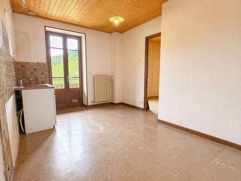 À vendre Thones Appartement 5 pièces à rénover plus plateau à aménager - photo 6