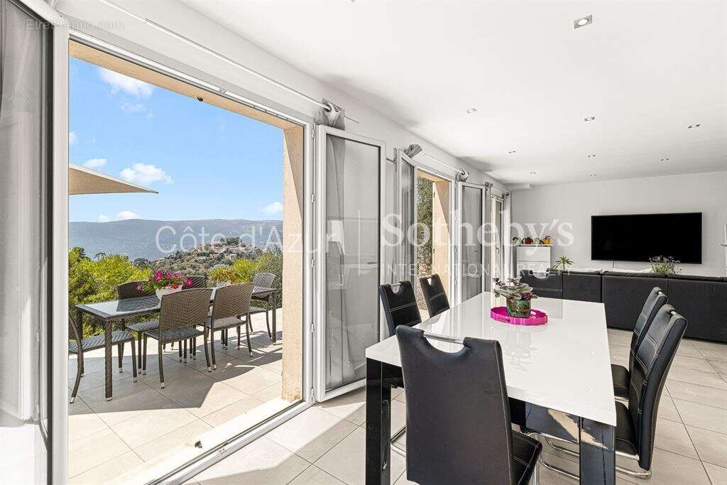 Aspremont, villa contemporaine de 110 m² dans un domaine privé avec vue dégagée sur les collines - photo 8