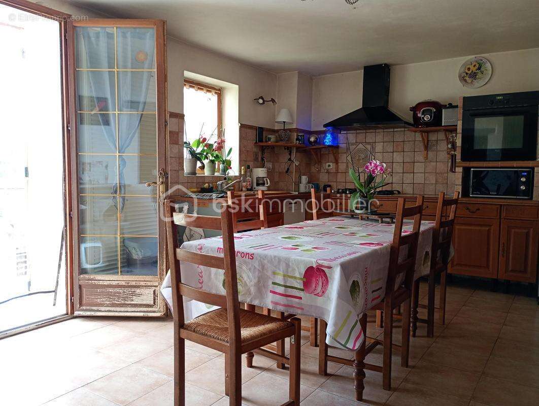 Maison à SAINT-TRINIT