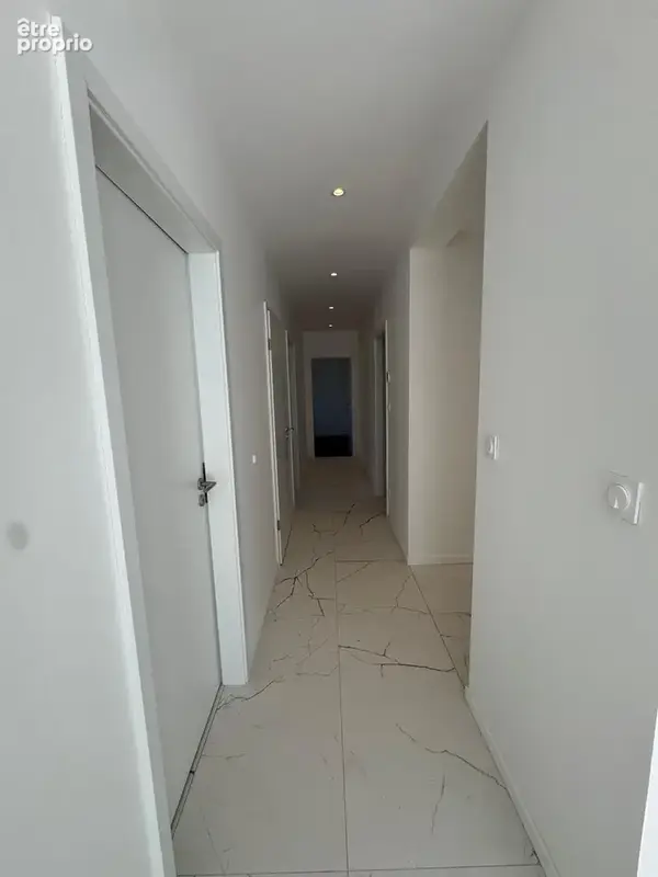 Appartement neuf en rez-de-chaussée avec terrasse de 20 m2 et jardin privatif de 130 m2 + garage + parking. - photo 7