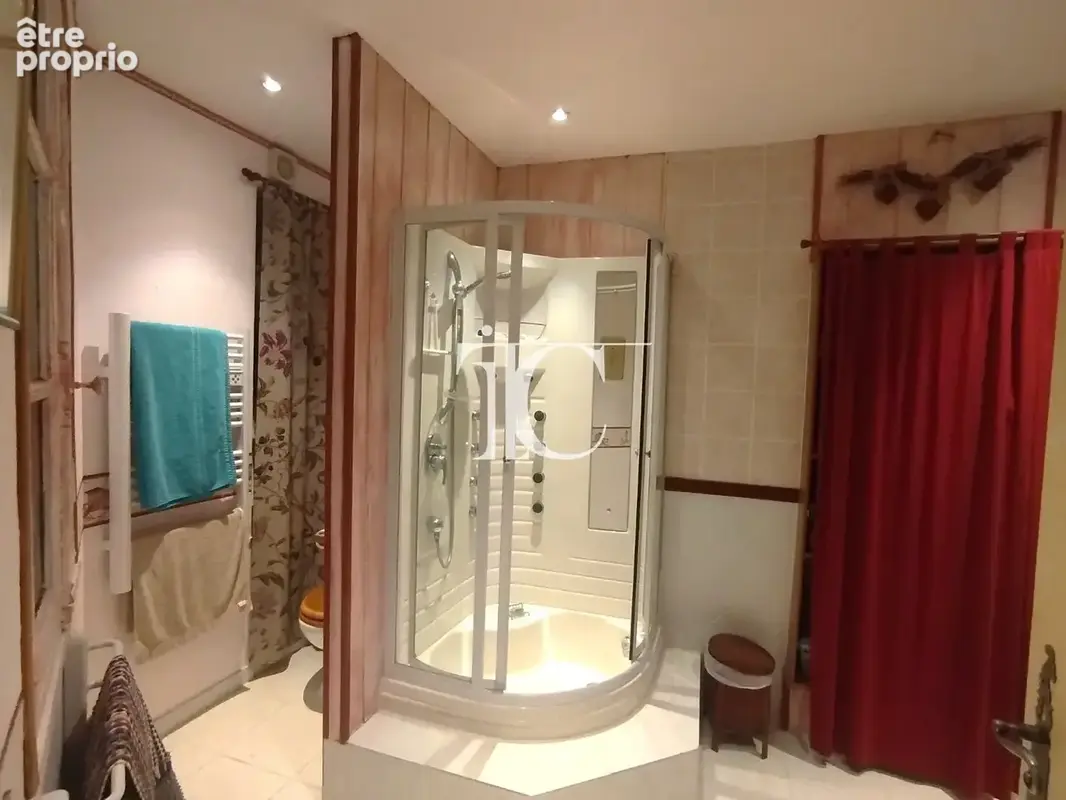 - exclusivite - maison de village renovee - 4 chambres - 5 minutes de toutes commodites - photo 9