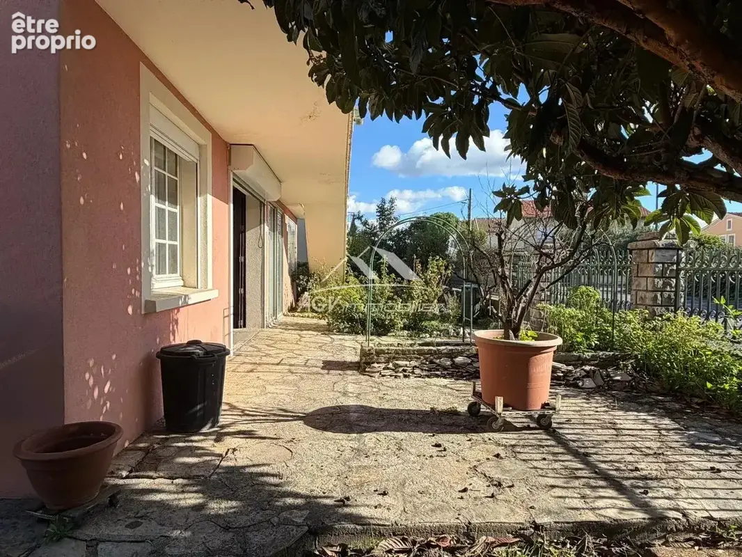 Alès – Maison à fort potentiel avec jardin et garage - photo 2