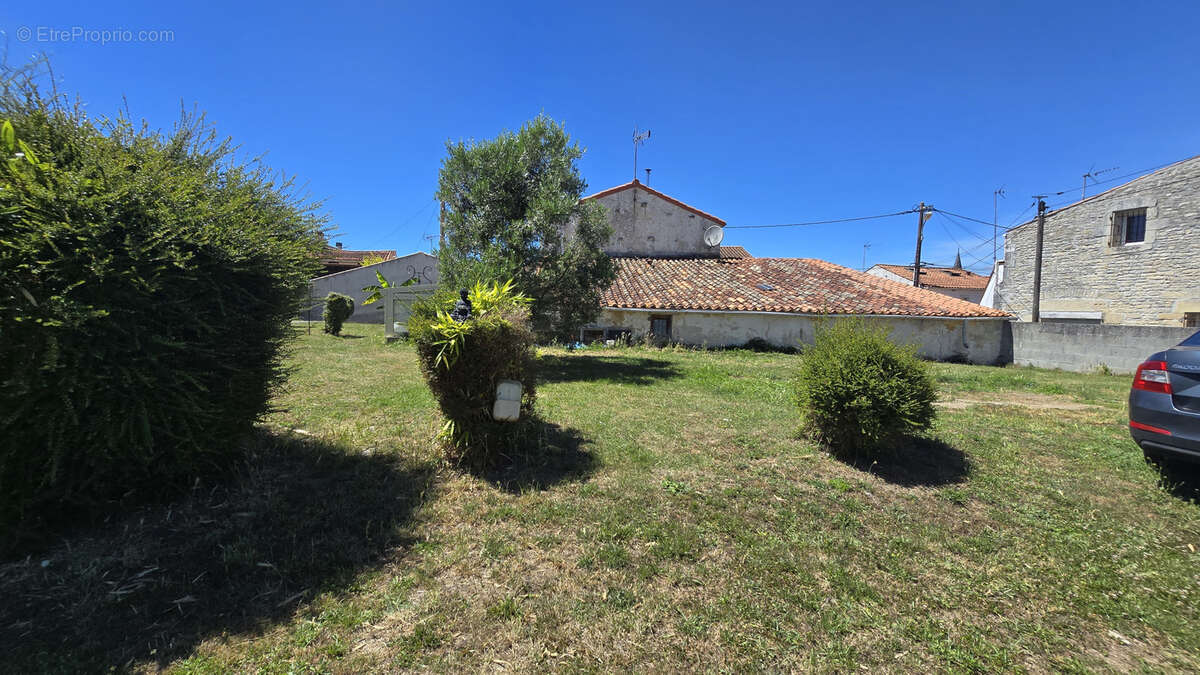 Maison à CIRE-D'AUNIS