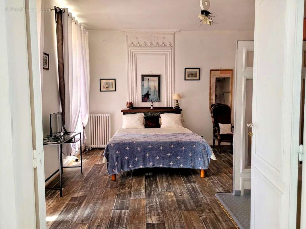 Maison à SAINT-CHRISTOLY-DE-BLAYE