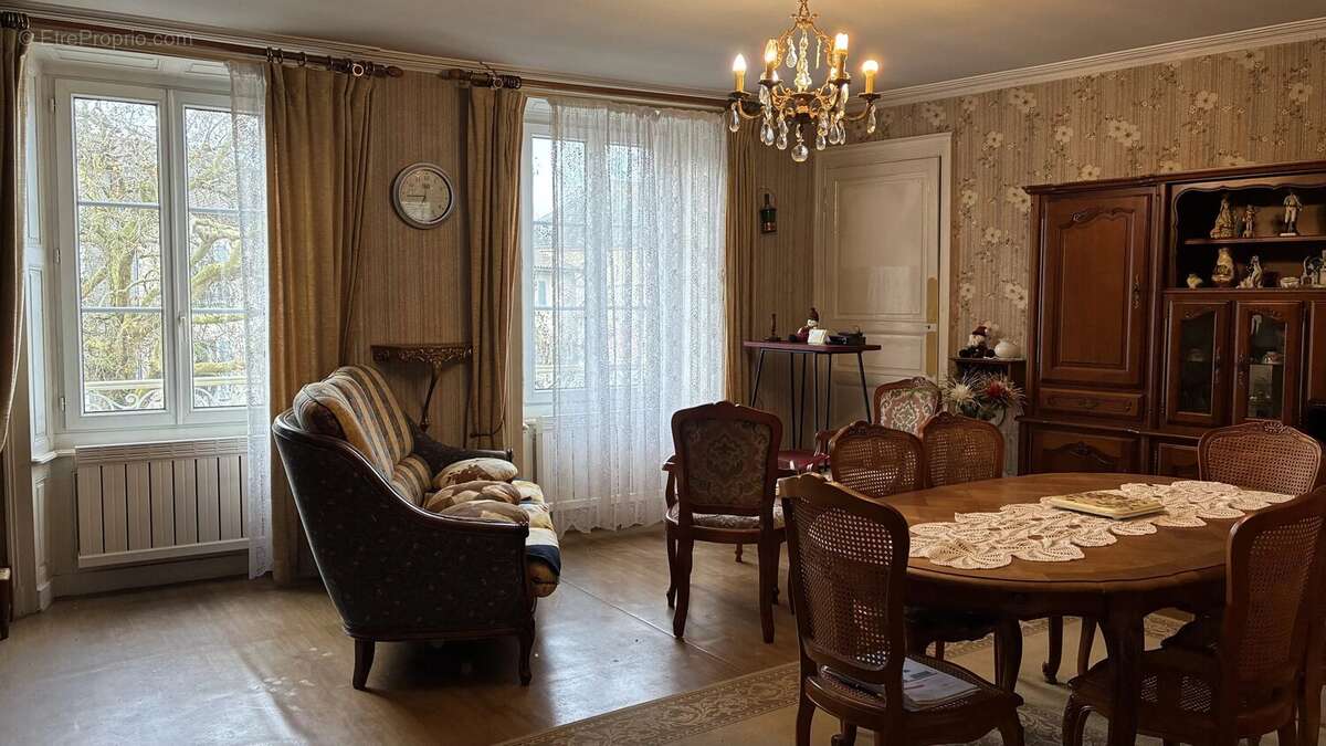 Bon emplacement à Bellac - photo 3