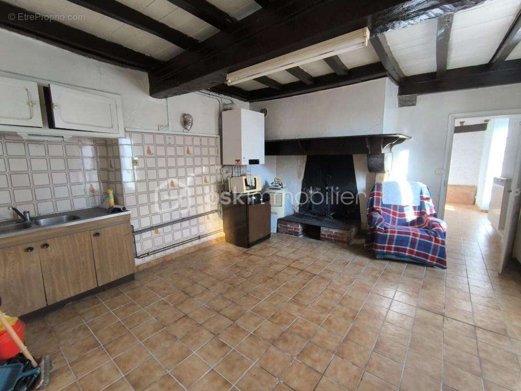 Maison à OGEU-LES-BAINS