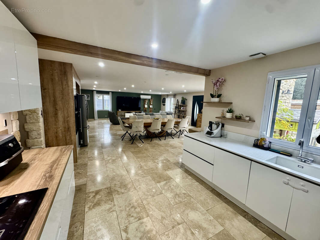 Maison à SUZE-LA-ROUSSE