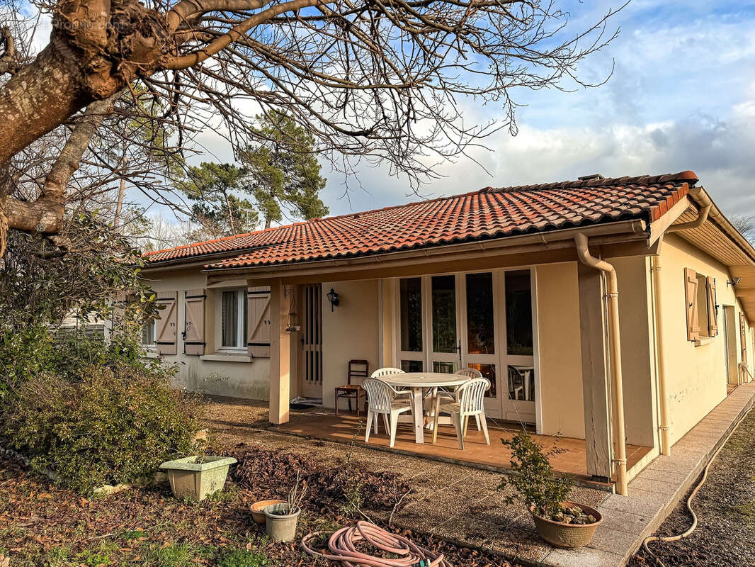 Maison à ONESSE-ET-LAHARIE