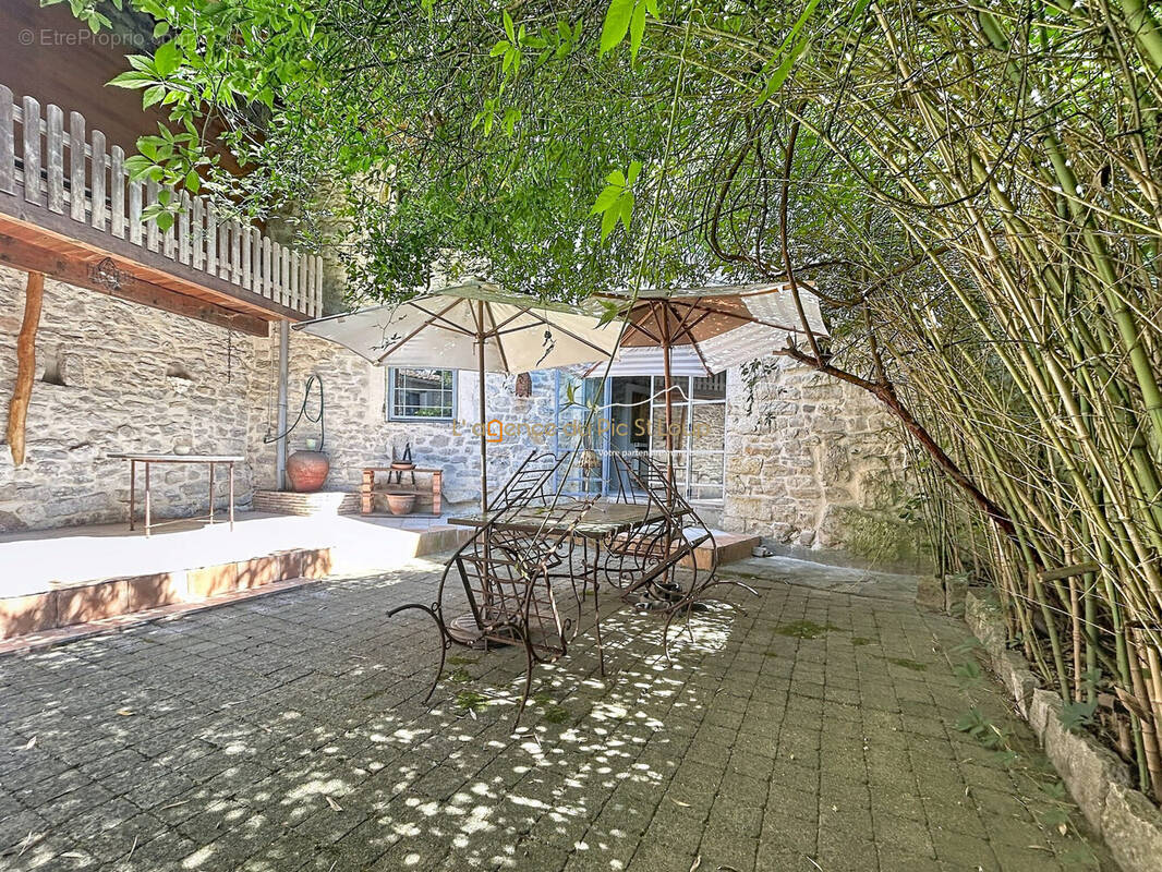 Maison à SAINTE-CROIX-DE-QUINTILLARGUES
