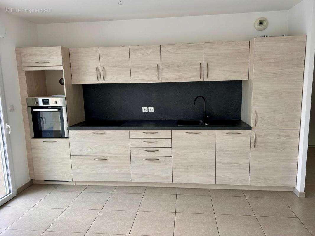 A VENDRE : T3 de 74m2 avec grande terrasse - SAINT-RAPHAEL - photo 3