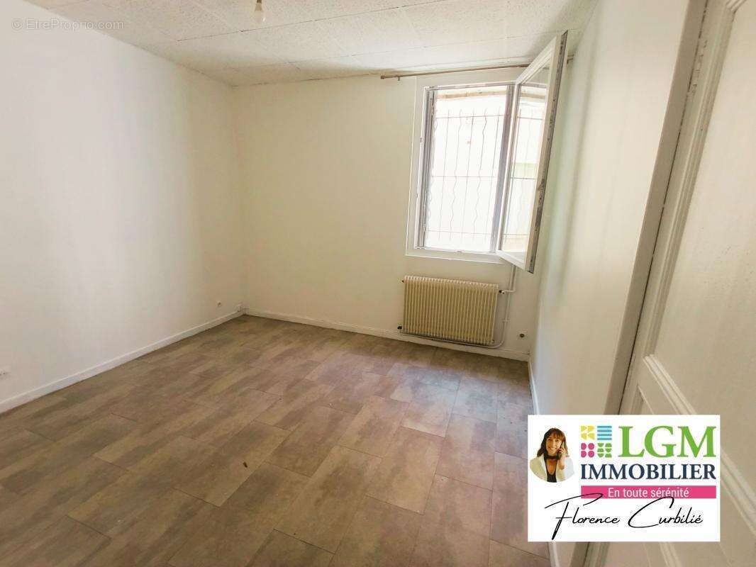 Bel appartement 3 pièces en rez-de-chaussée avec cour et jardinet partagés - photo 3