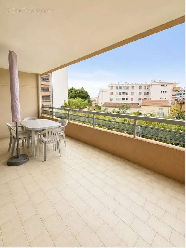 Proche centre  grand 3 pièces avec terrasse - photo 2