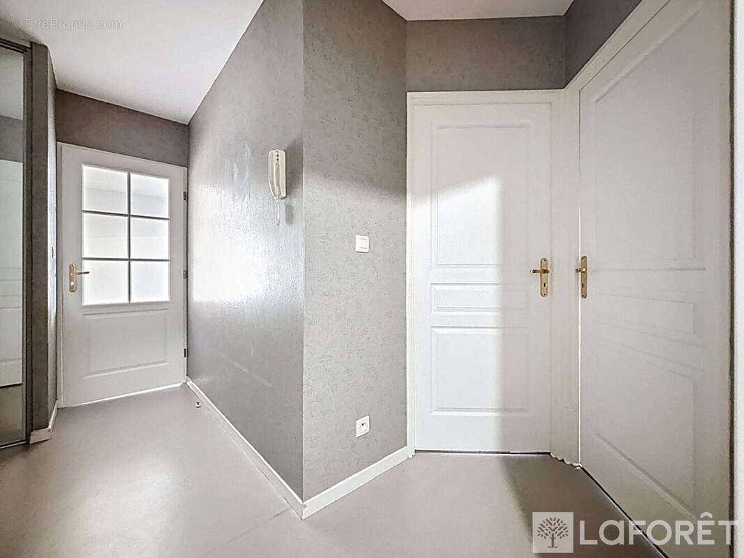 Appartement à LA CHAPELLE-D'ARMENTIERES