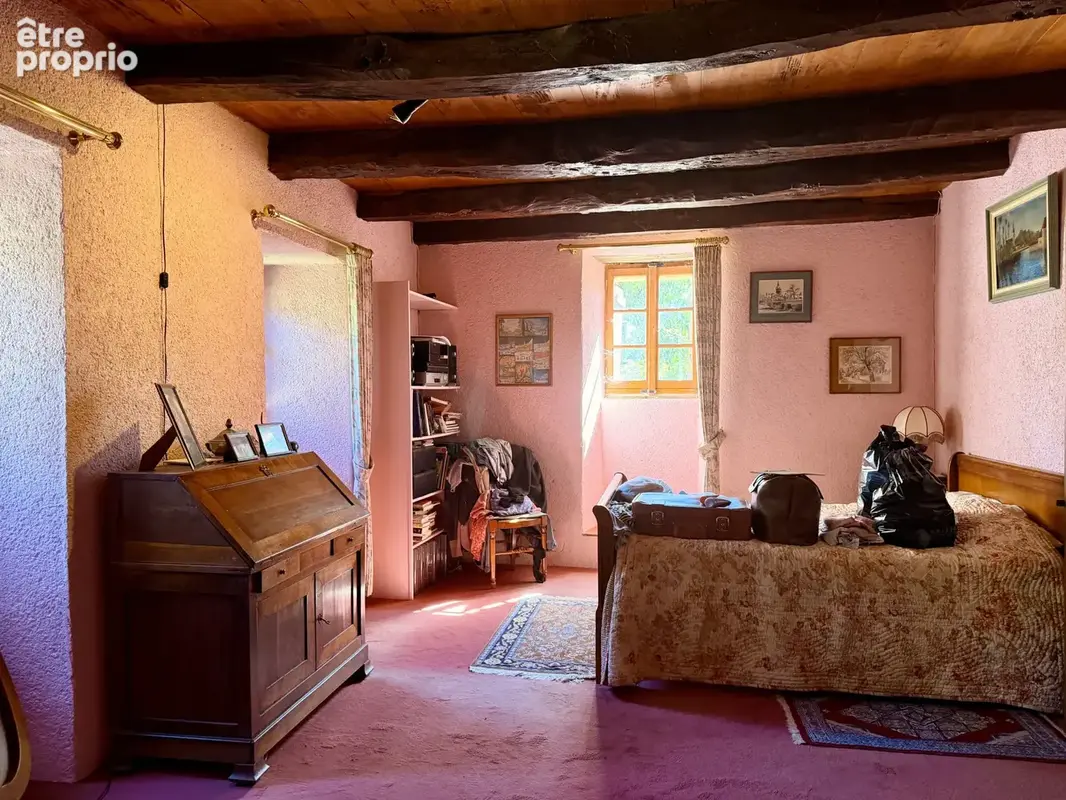 Maison de caractère avec grange et plus de 2,5 ha de terrain - photo 8