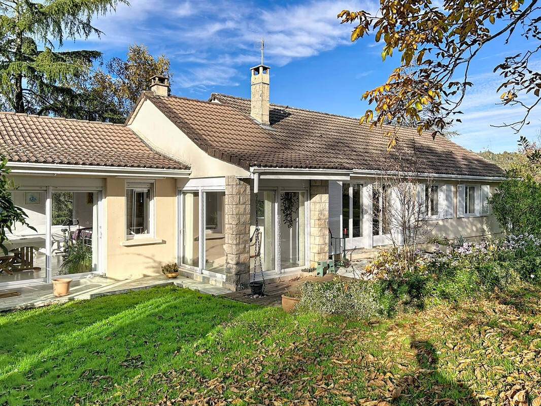 Maison à LISSAC-SUR-COUZE
