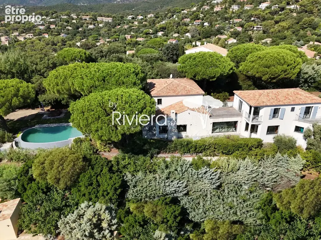Superbe propriété à LA CROIX-VALMER - Vue mer, piscine à déb - photo 4