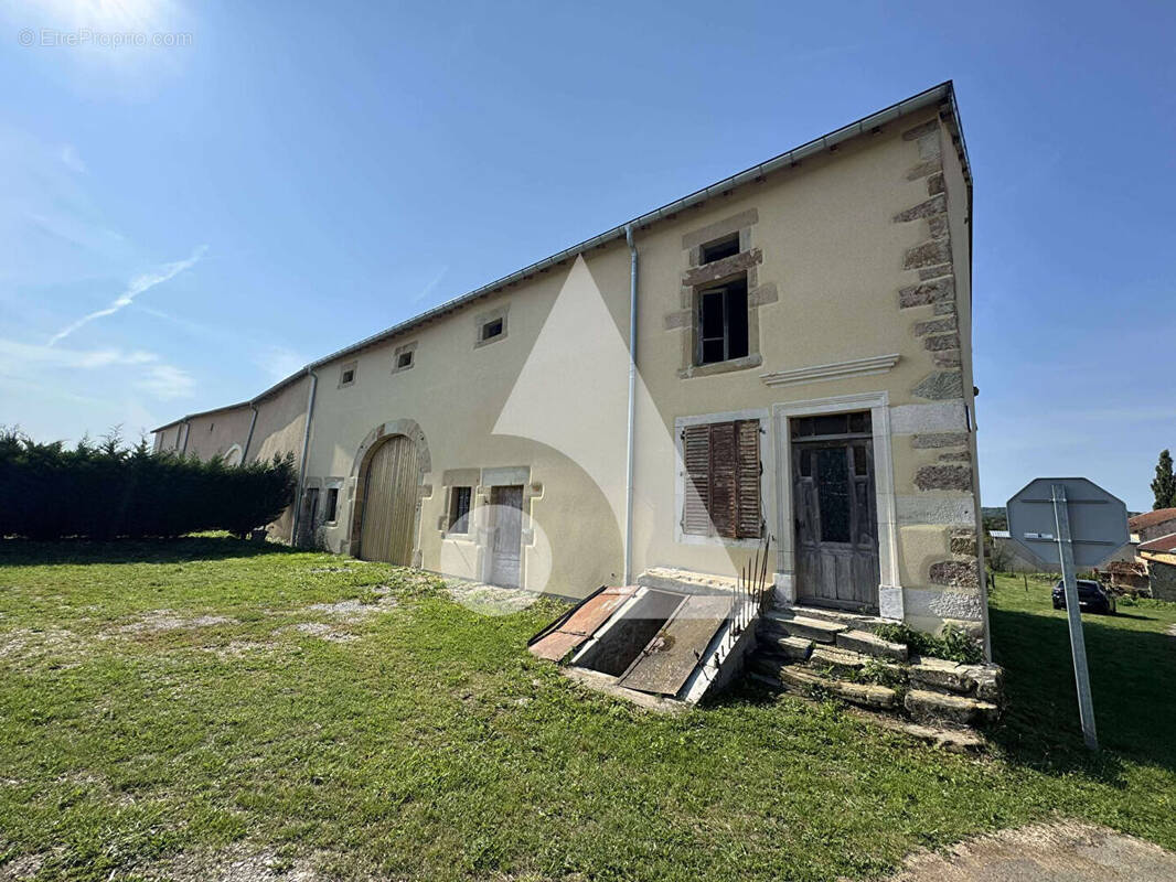 Maison à SOULAUCOURT-SUR-MOUZON