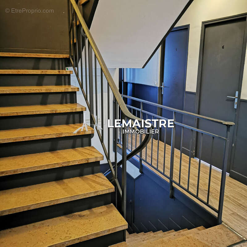 Le havre coeur de ville notre dame vente residence etudiante  10 chambres meublees avec balcon - photo 4