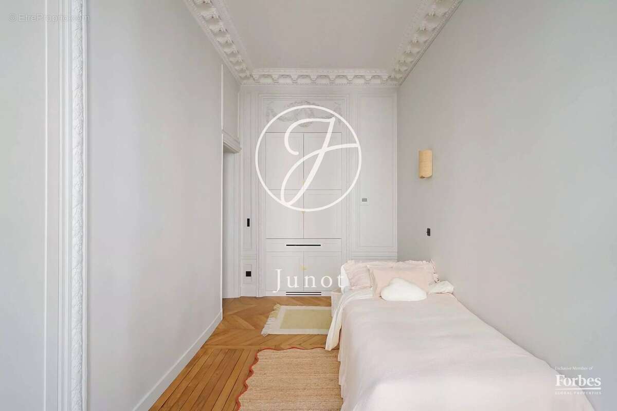 Appartement à PARIS-9E