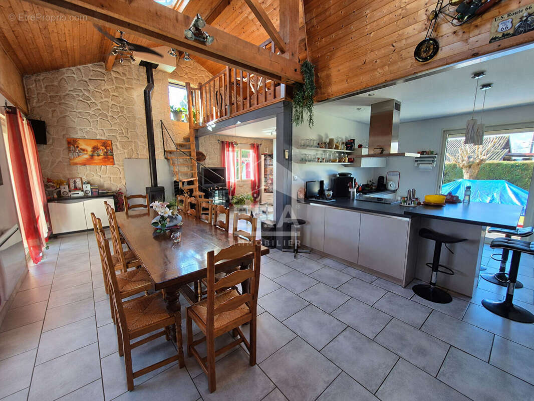 Maison à MEILLONNAS