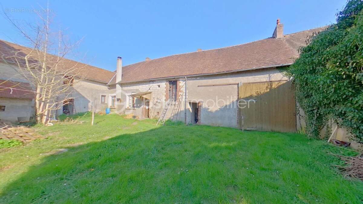 Maison à VILLENEUVE-L'ARCHEVEQUE