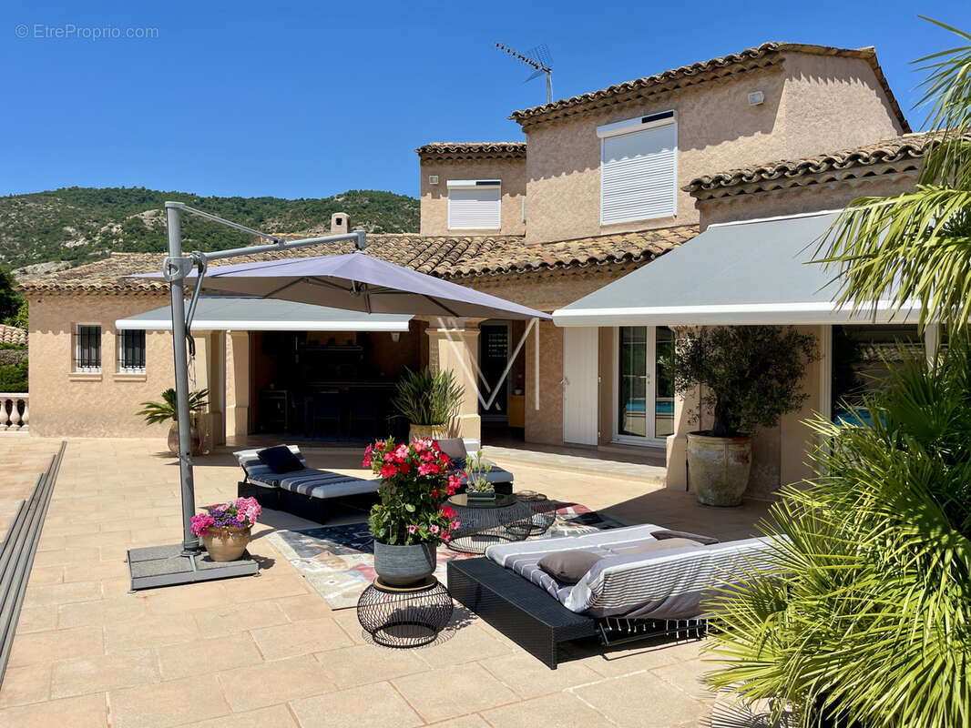 Maison à PLAN-DE-LA-TOUR