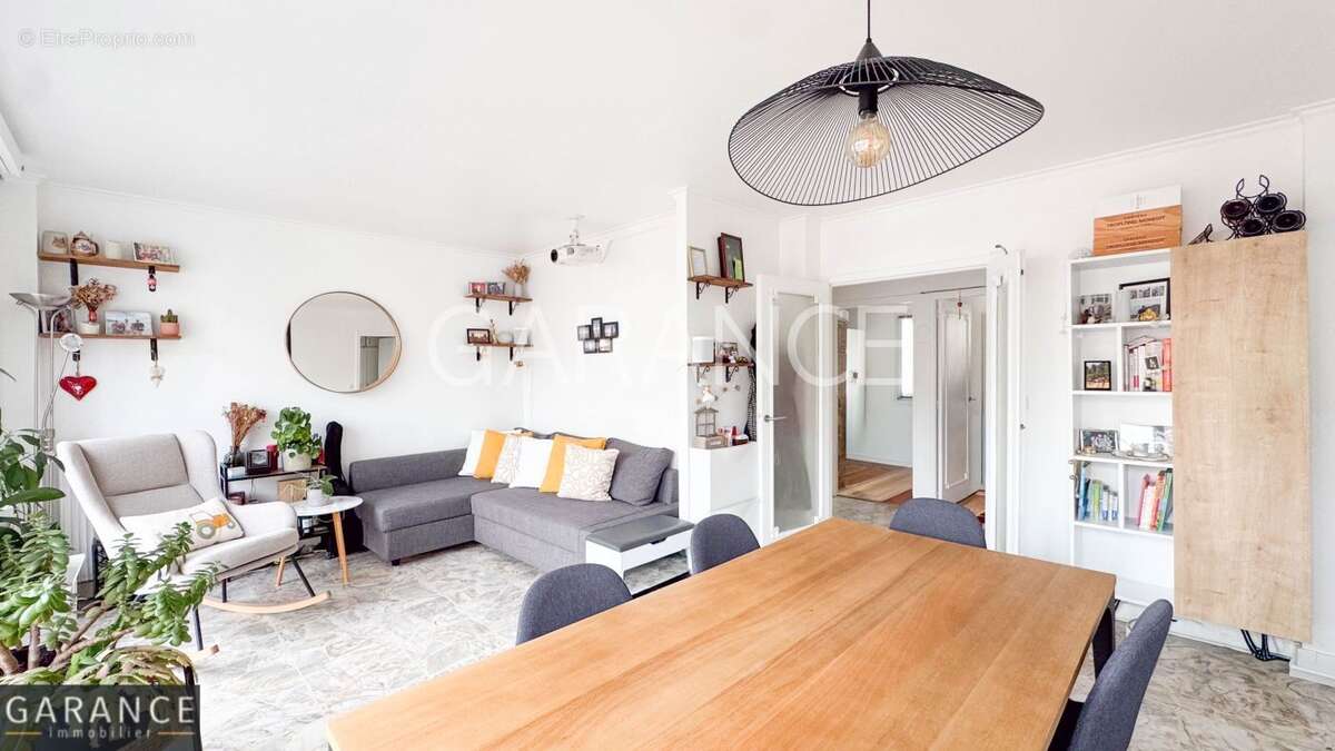 Appartement à PARIS-14E