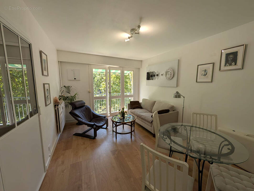 Appartement à PIERRES