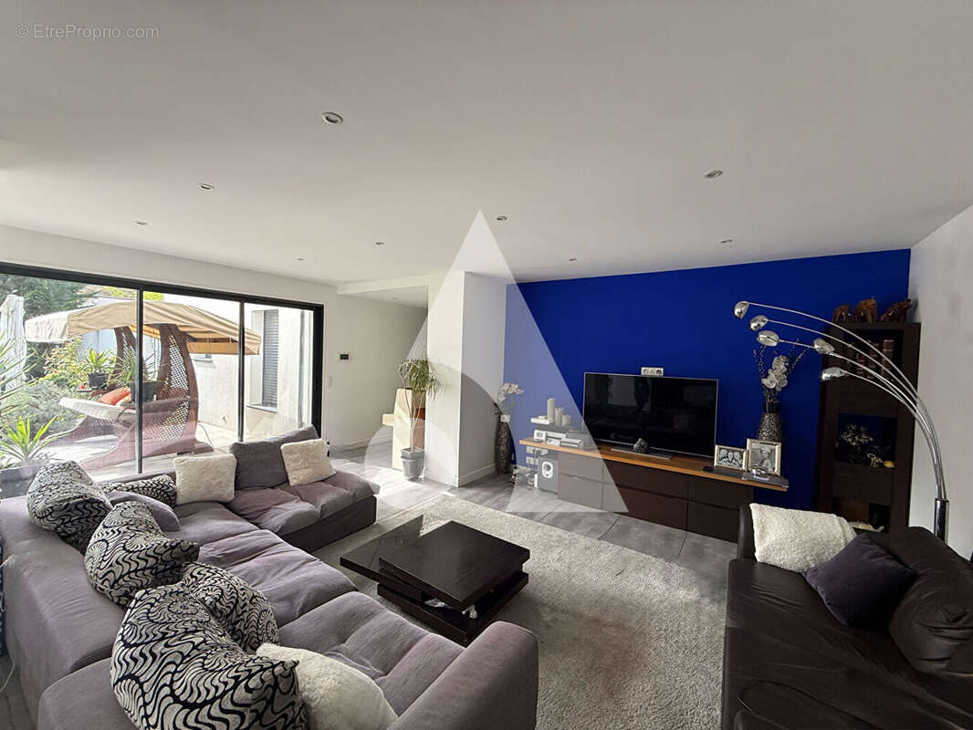 Maison à SAINT-MAUR-DES-FOSSES