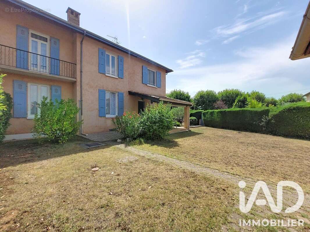 Appartement 105 m² à Chateau-Arnoux-Saint-Auban  - photo 2