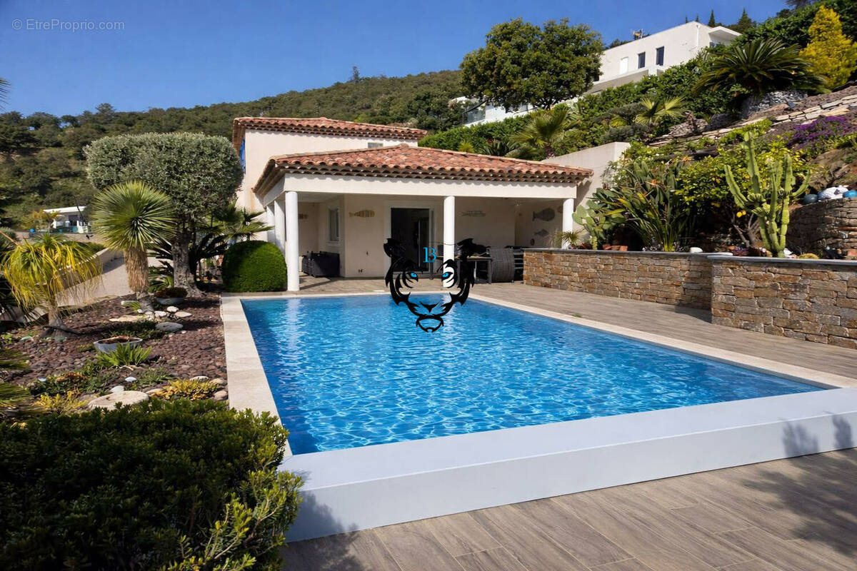 Maison à LA LONDE-LES-MAURES