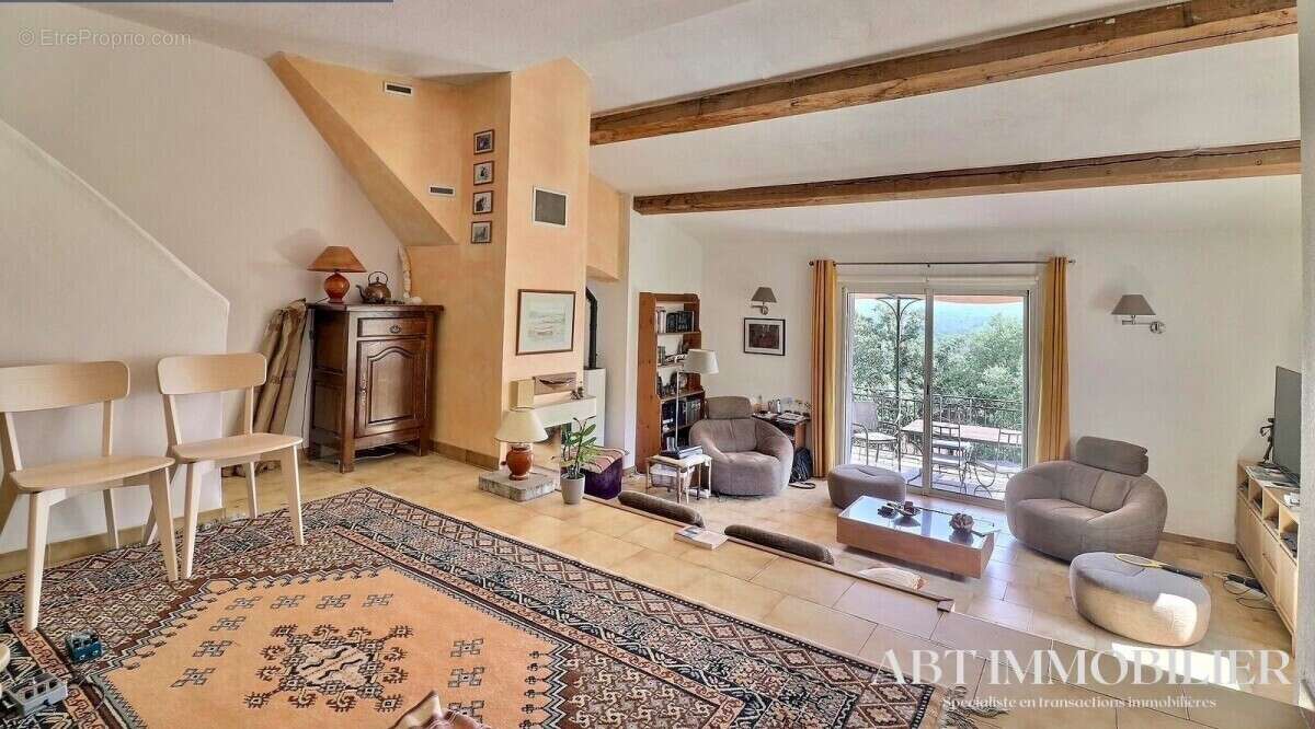 Maison à SAINT-MAXIMIN-LA-SAINTE-BAUME