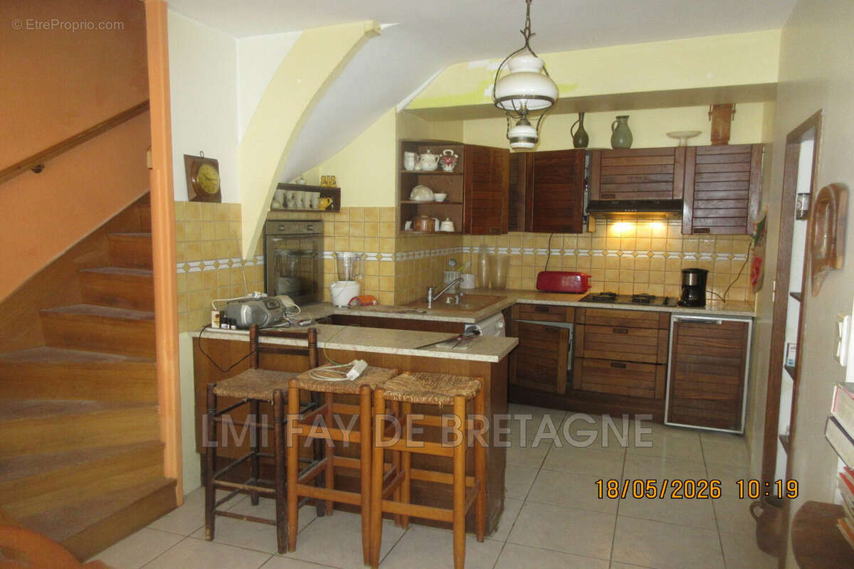 Maison 169 m² à Saint-Etienne-De-Montluc  - photo 4