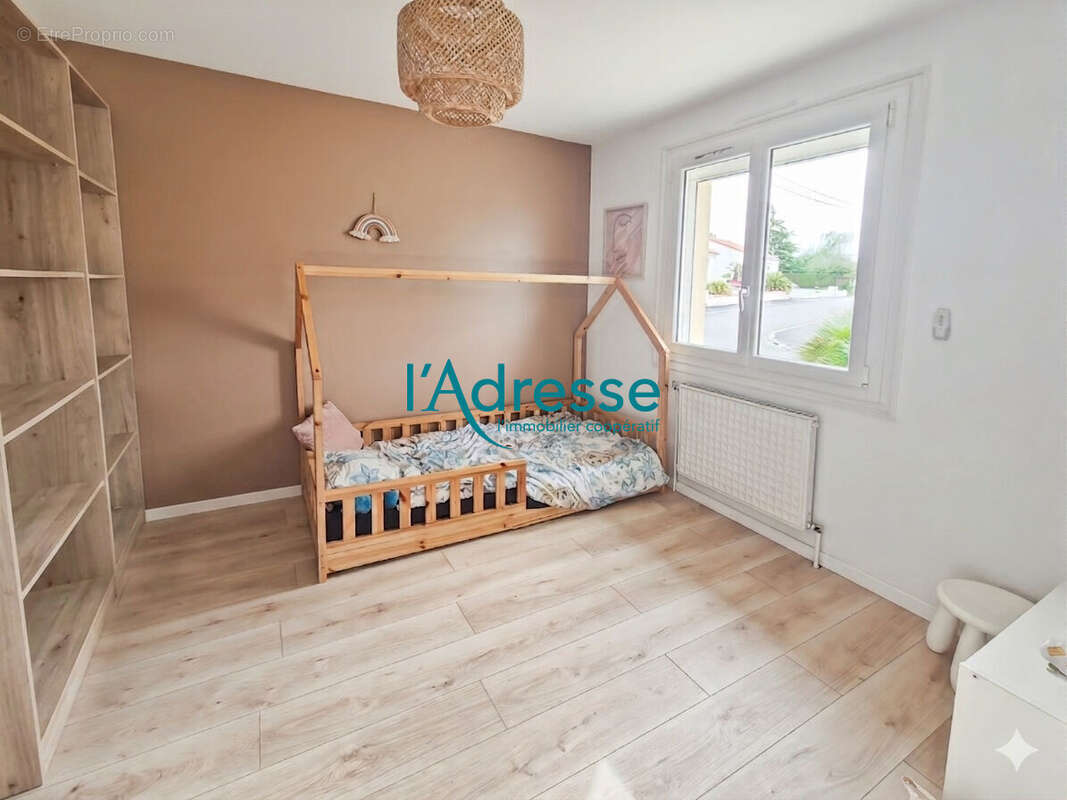 Maison à MONTREVAULT