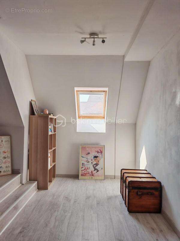 Maison familiale de 2012 – Lumineuse, soignée et prête à vivre - photo 17