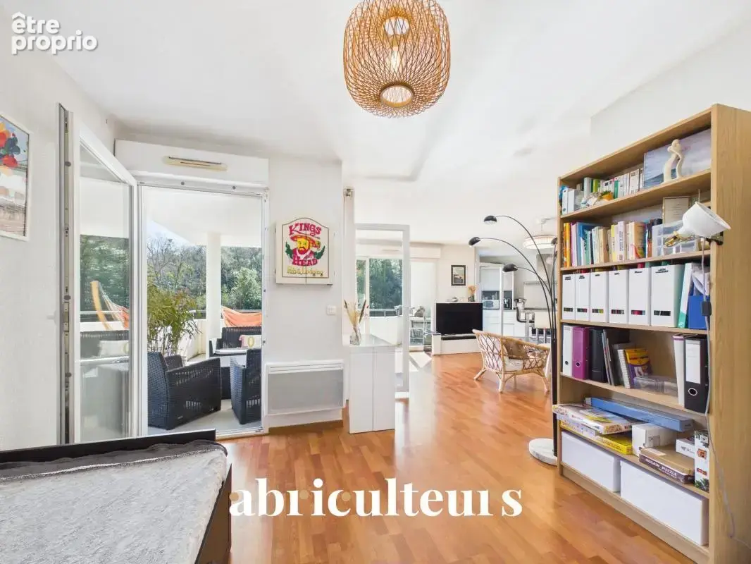 Appartement lumineux avec grande terrasse en vente à Bayonne-Quartier Mousserolles - photo 4