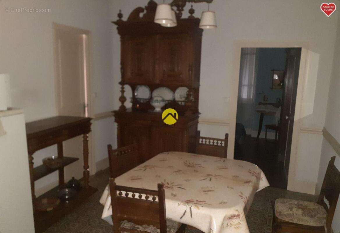 Maison à LA GUERCHE-SUR-L&#039;AUBOIS