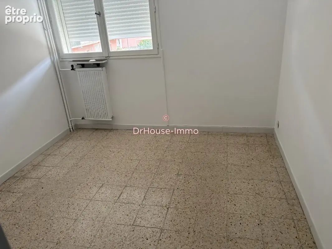Appartement 66 m² à Ales  - photo 7