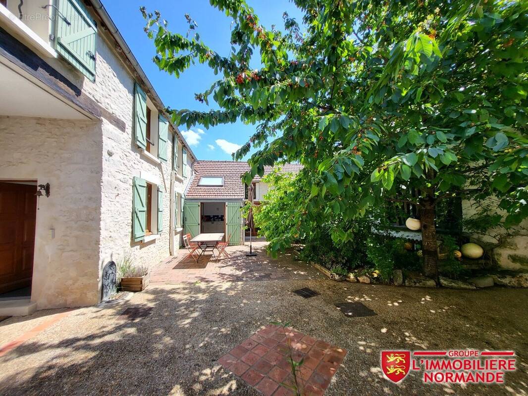 Maison à LIMETZ-VILLEZ