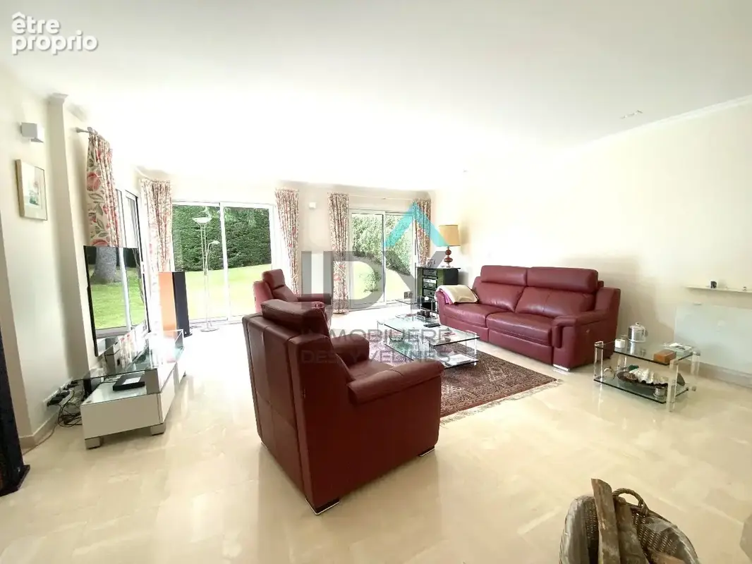 L'Etang La Ville. Maison 9 pièces 273 m² à 10mn à pied de la gare. - photo 7