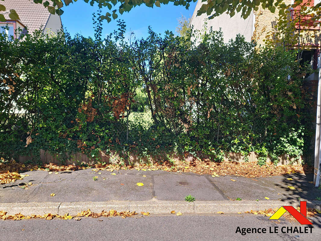Terrain à VILLENEUVE-LE-ROI