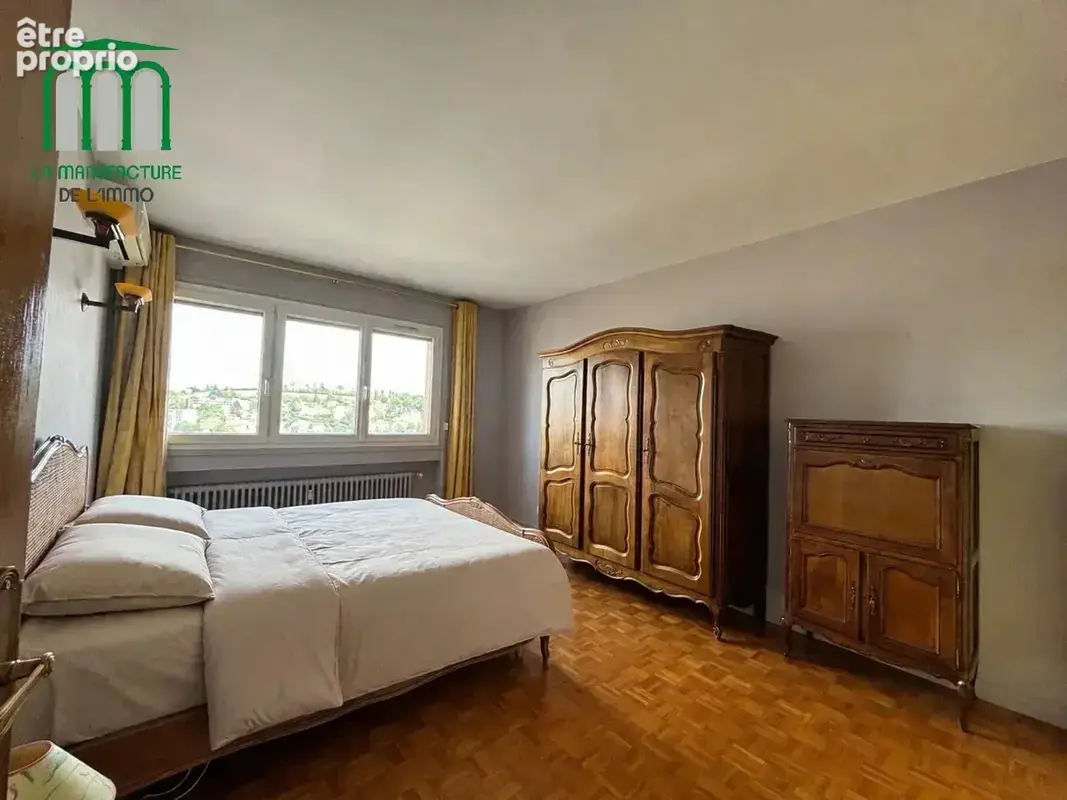 SAINT ETIENNE proche cour Fauriel - Appartement T4 avec cave et garage - photo 8