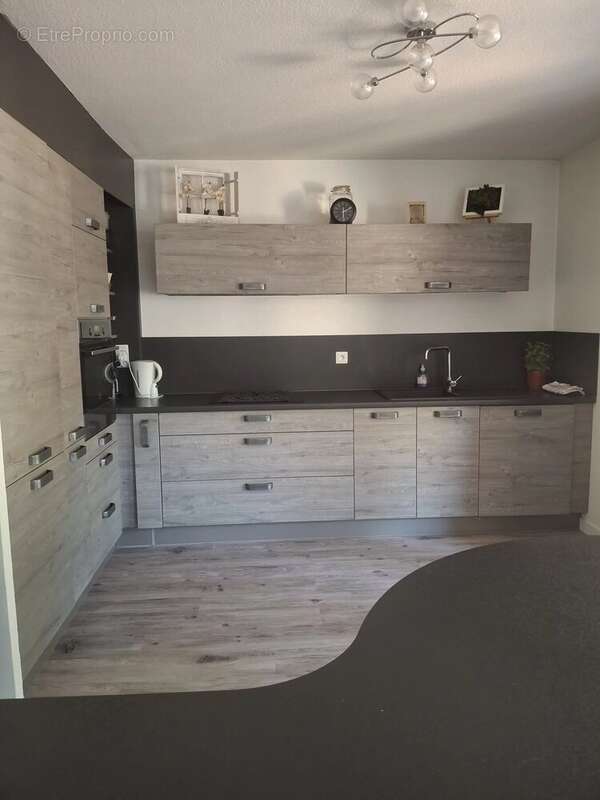 Maison à MONTELIMAR