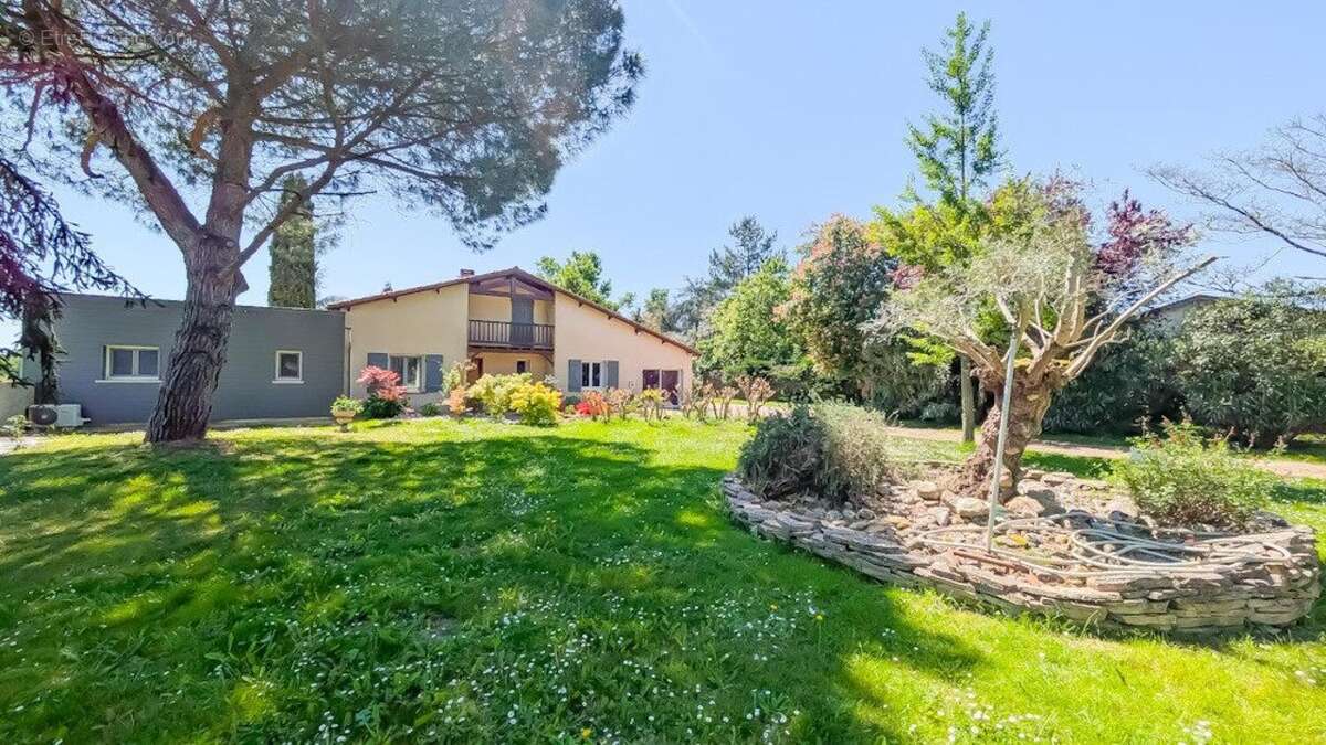 Photo 2 - Maison à SAINTE-COLOMBE-EN-BRUILHOIS