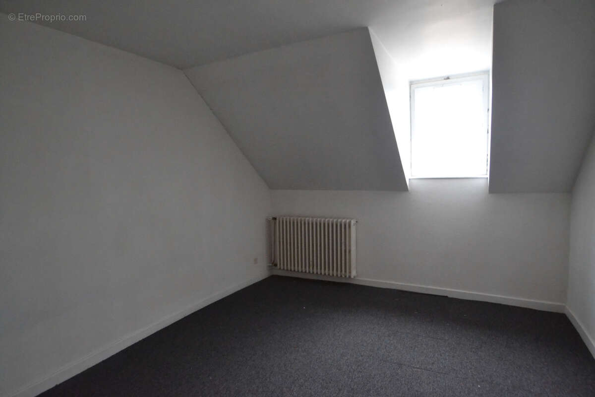 GANNAT Centre, ensemble immobilier Un local + 1 F4 - photo 8