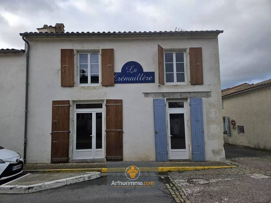 Maison à COURCON