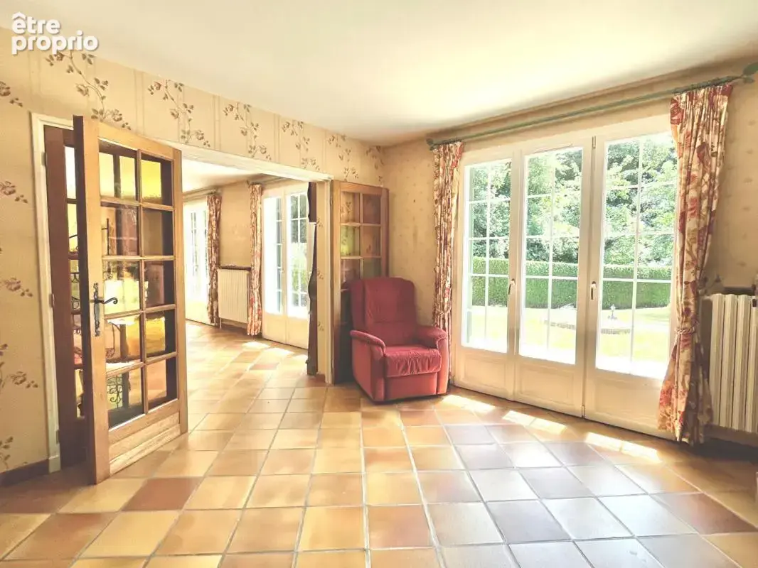 Maison à Noyon 6 pièce(s) 137 m²  - Sous-Sol total et jardin - photo 8