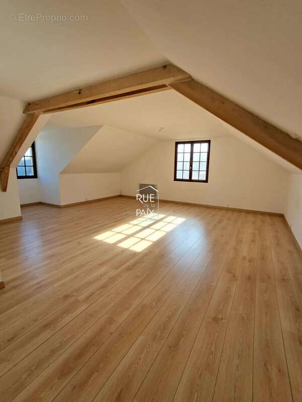 Maison sur sous sol , secteur prisé de Naintré 191.90 m2 - photo 10