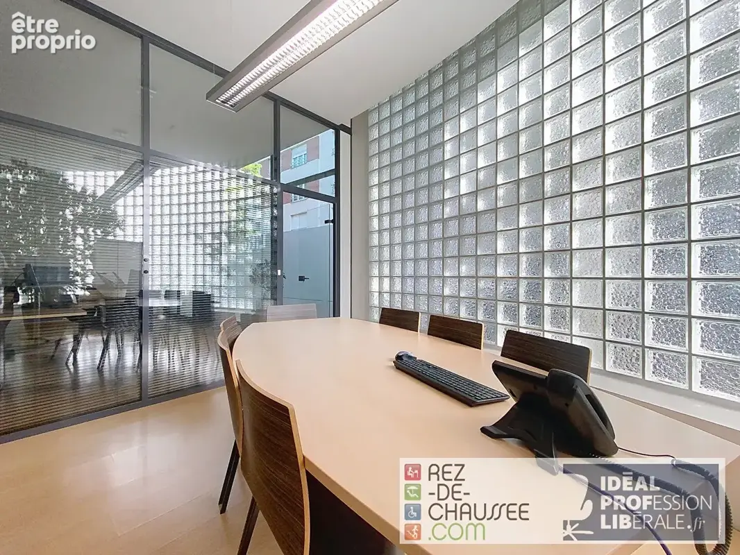 Pont de suresnes - 290 m²  - bureaux / showroom - architecture contemporaine. - photo 6